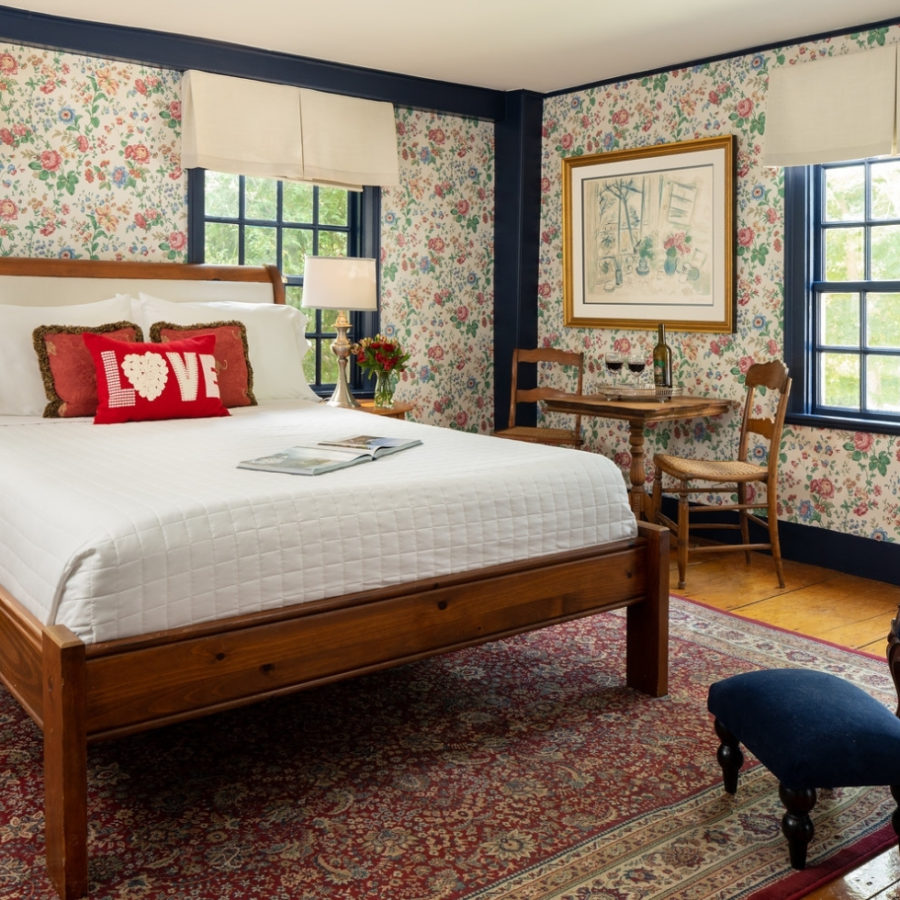 Top Kennebunkport Bed and Breakfast Historic & Cozy Maine Inn