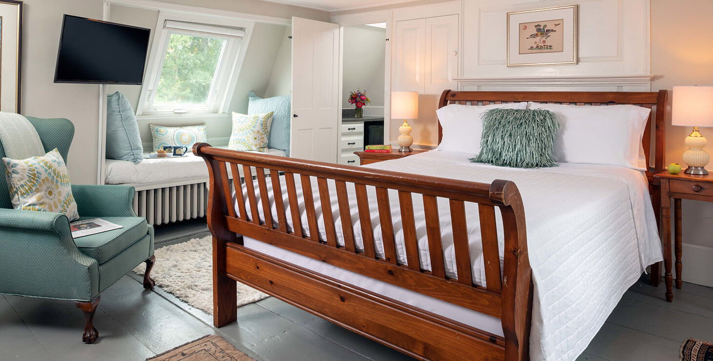 Top Kennebunkport Bed and Breakfast Historic & Cozy Maine Inn