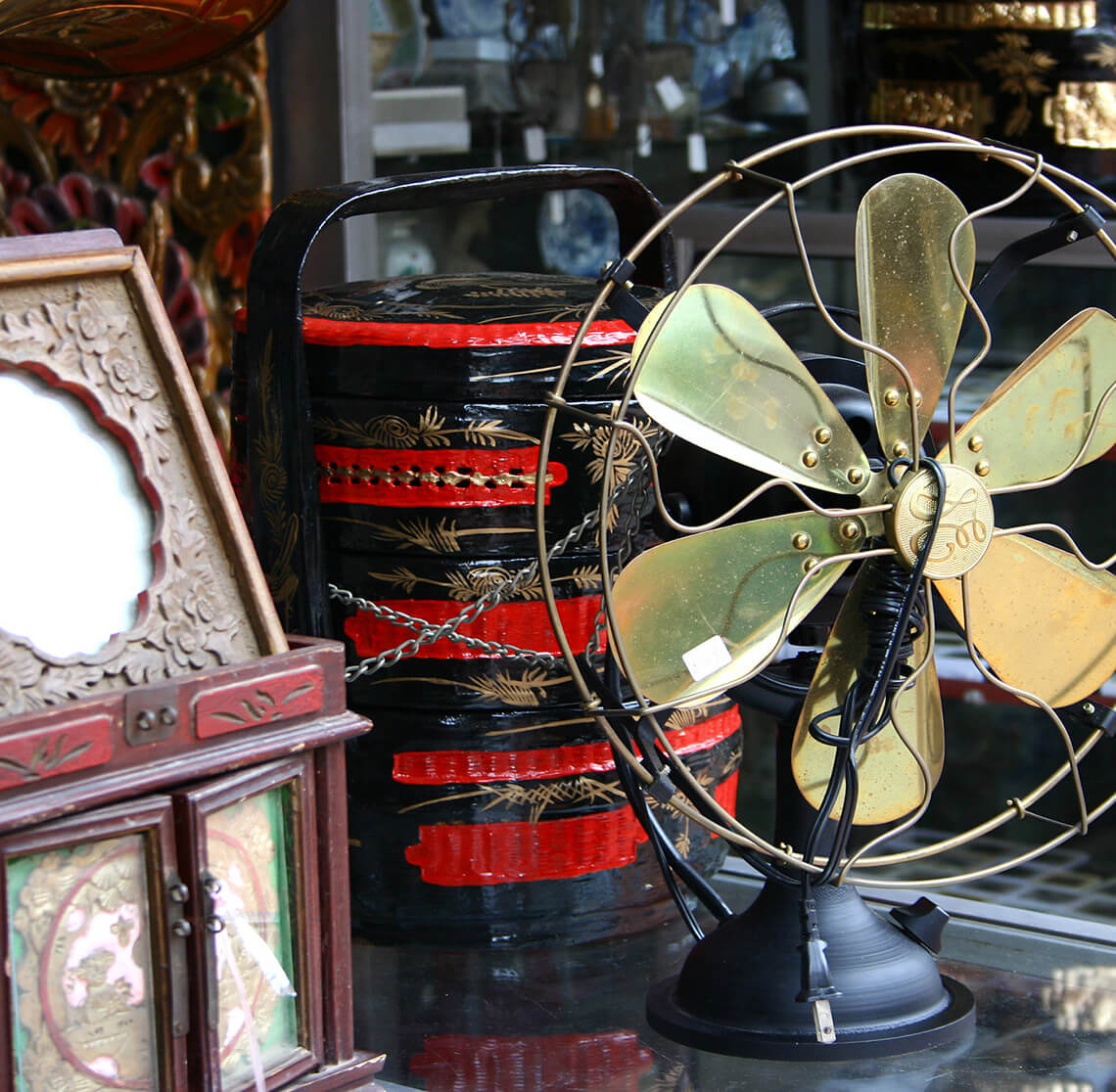 Antiques in a store in Kennebunkport, Maine